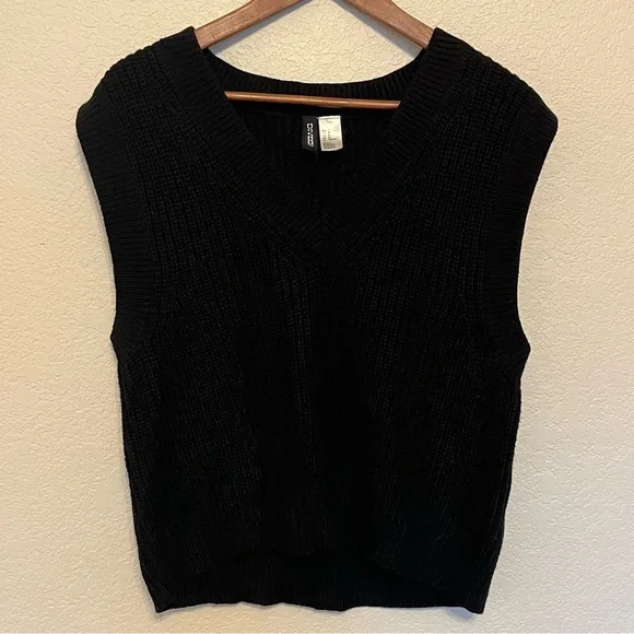 H&M Divided Black Knit Sleeveless V-Neck Wide Cut Sweater Vest Size Medium - Picture 12 of 14
